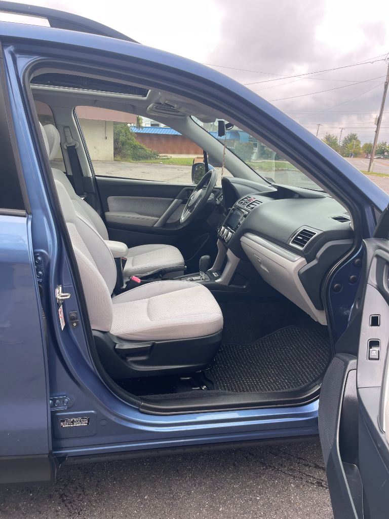 2017 Subaru Forester Premium - Photo 14