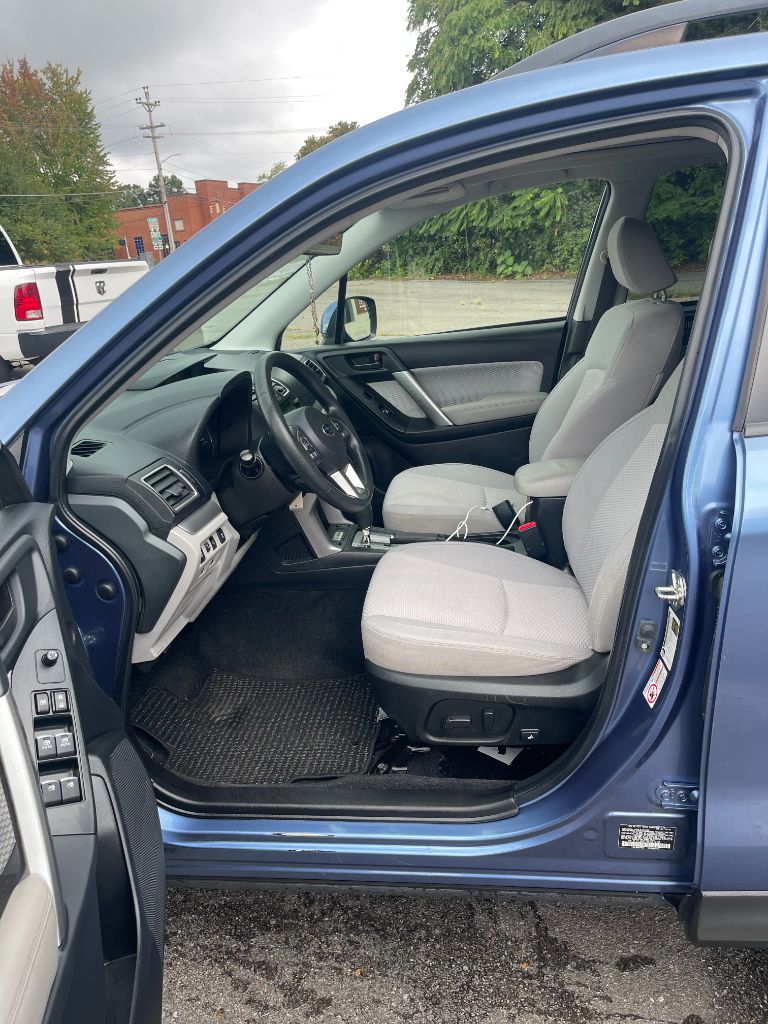 2017 Subaru Forester Premium - Photo 10