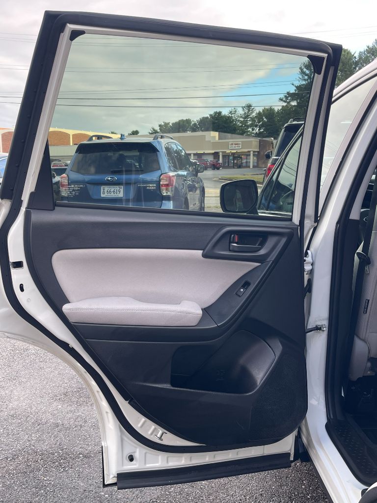 2014 Subaru Forester i Premium - Photo 11