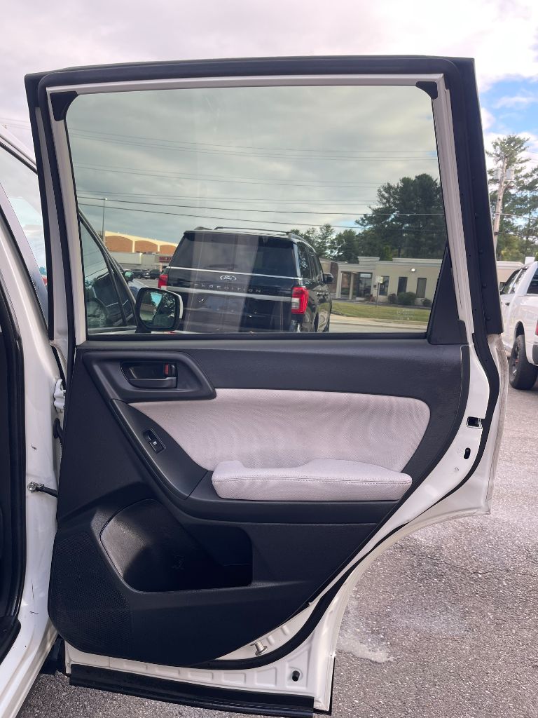 2014 Subaru Forester i Premium - Photo 15
