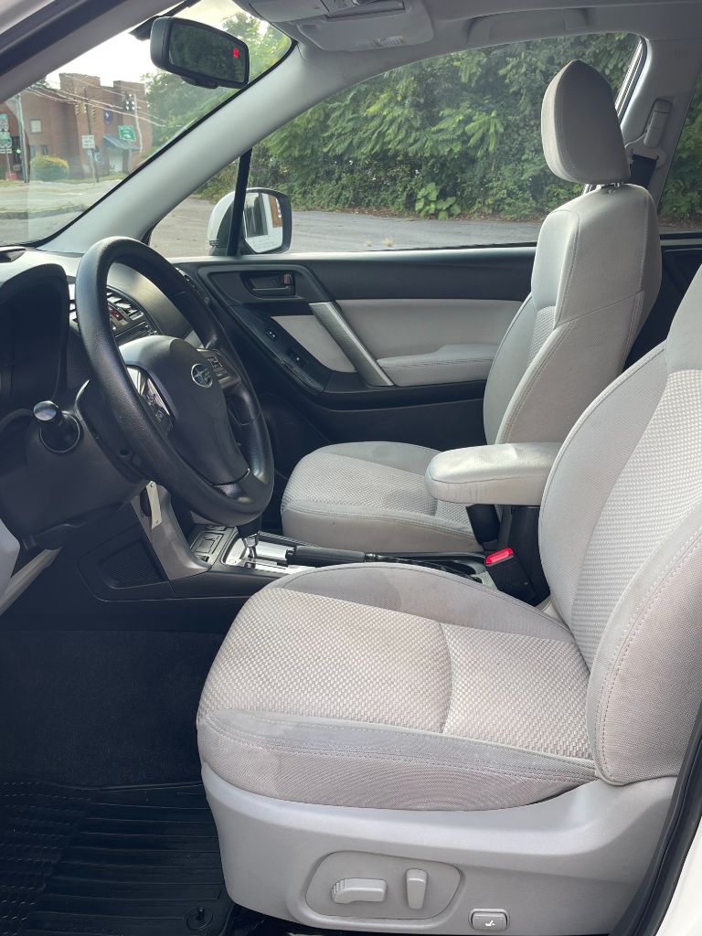 2014 Subaru Forester i Premium - Photo 10